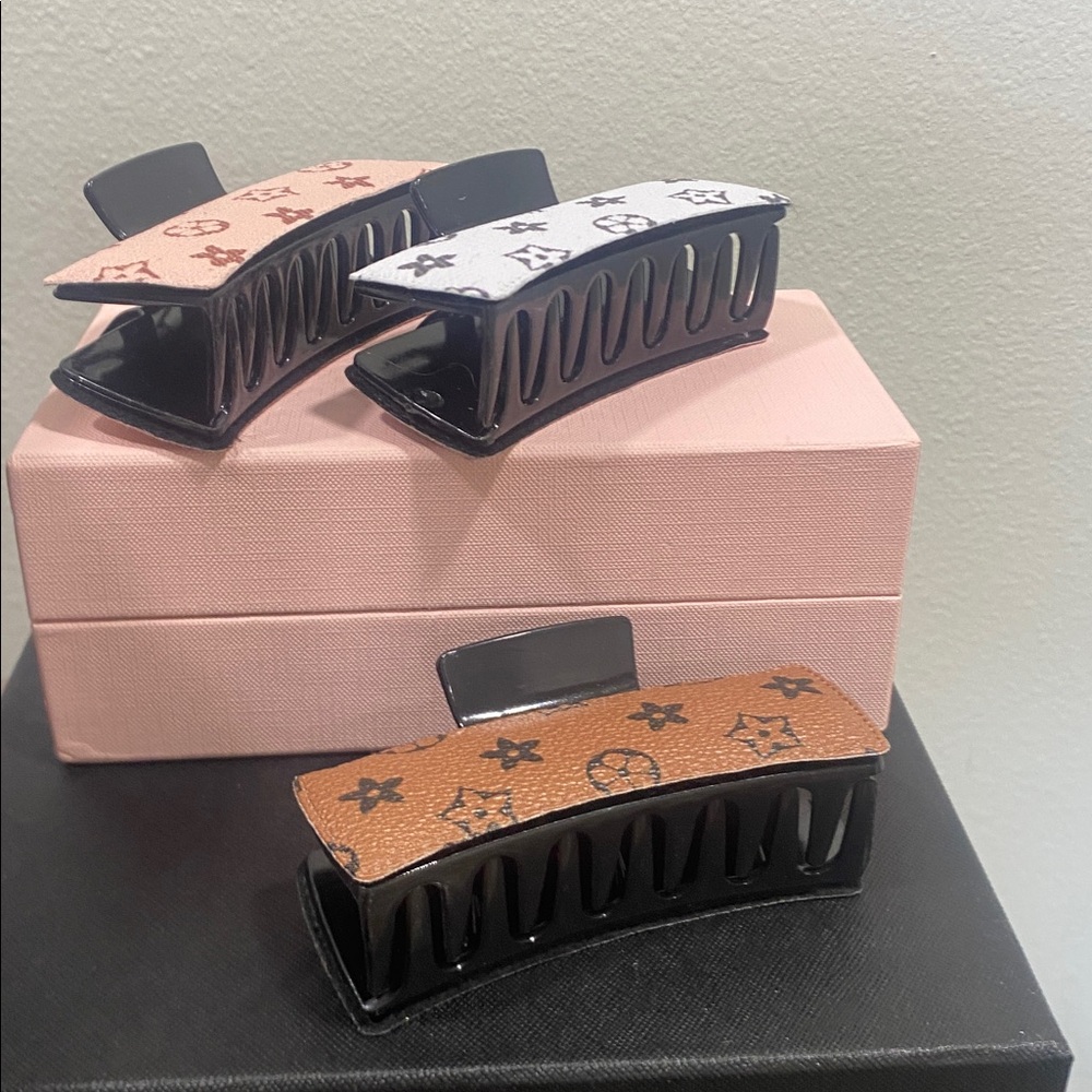 4 Fashion Hair Clip Set - Gray, Pink, White, and Brown set - Picture 2 of 2